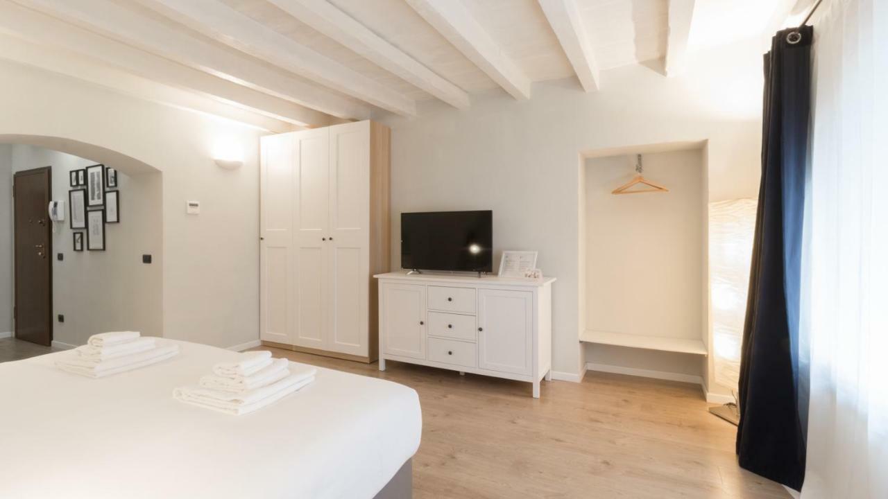 Italianway - Rosales 1 Flat Apartment Милано Екстериор снимка